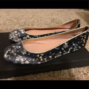Bisue ballerina flats